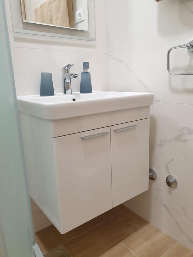 Guesthouse Dominovic Brela Ngoại thất bức ảnh