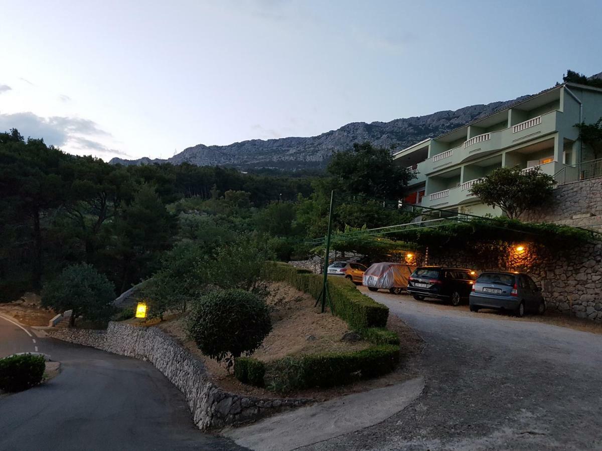 Guesthouse Dominovic Brela Ngoại thất bức ảnh