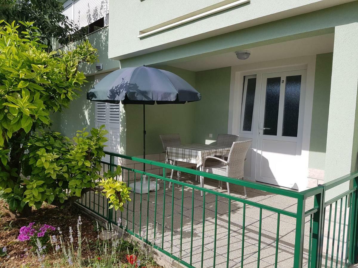Guesthouse Dominovic Brela Ngoại thất bức ảnh