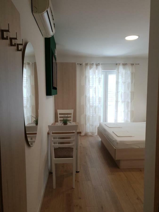 Guesthouse Dominovic Brela Ngoại thất bức ảnh