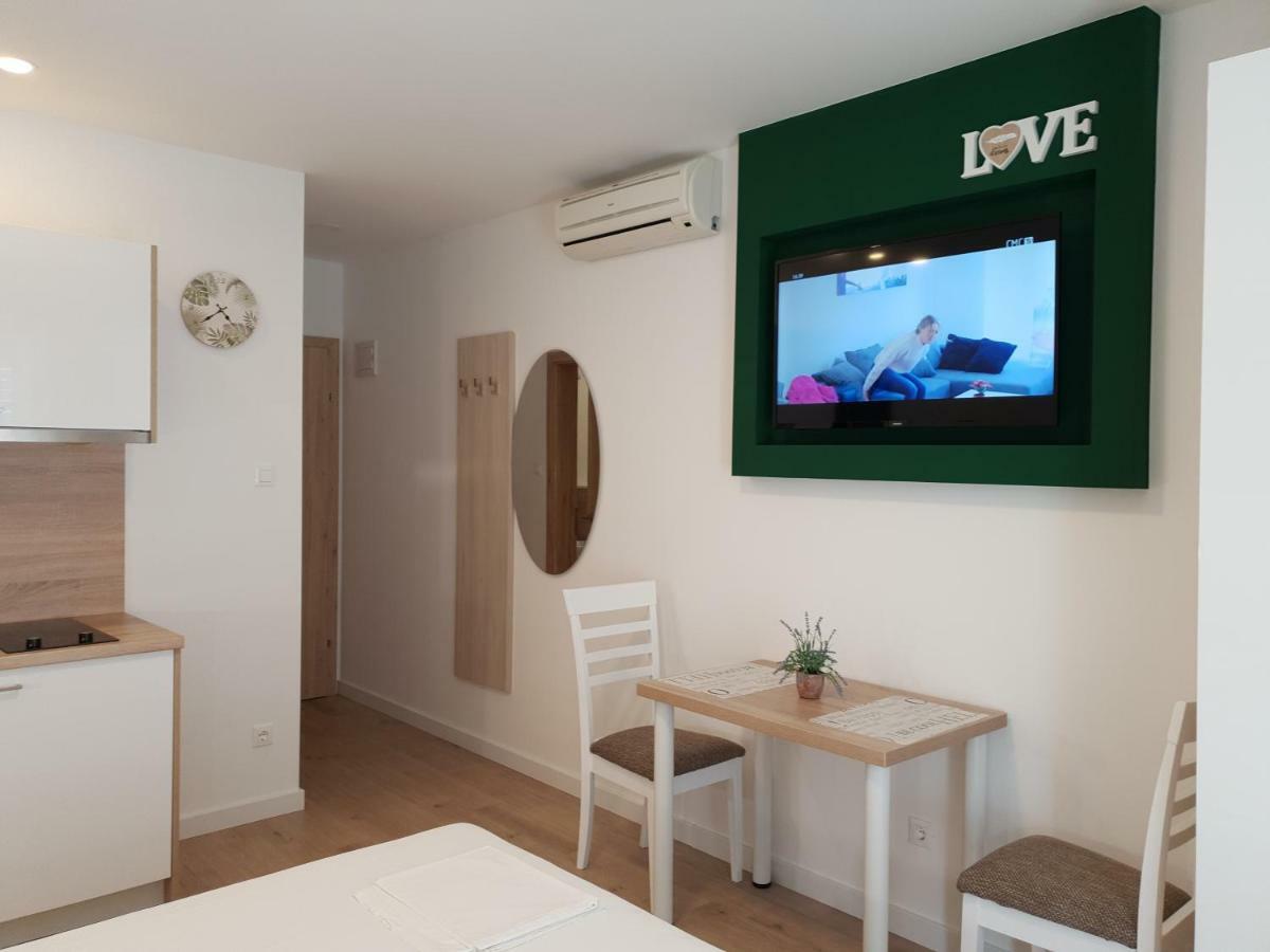 Guesthouse Dominovic Brela Ngoại thất bức ảnh