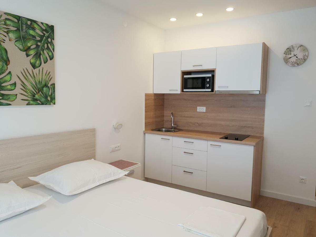 Guesthouse Dominovic Brela Ngoại thất bức ảnh