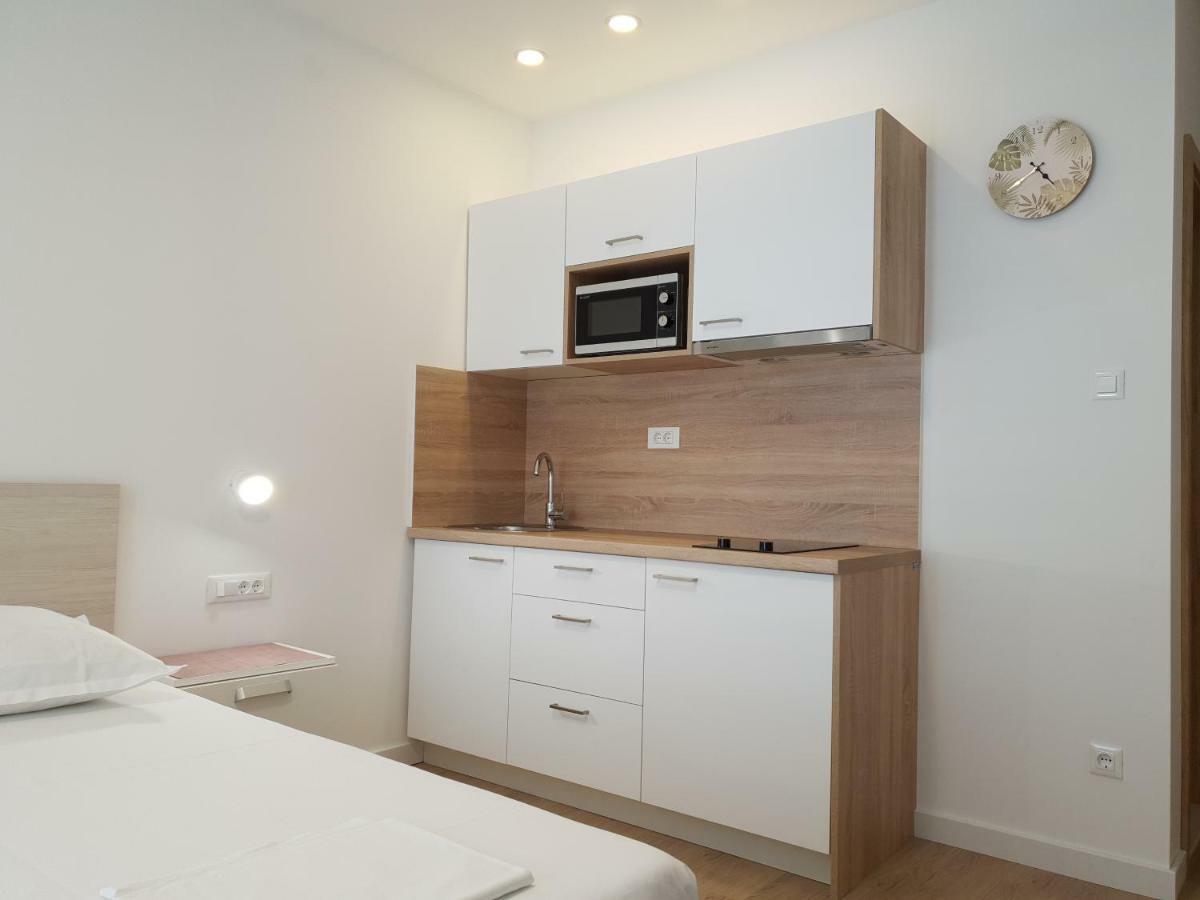 Guesthouse Dominovic Brela Ngoại thất bức ảnh