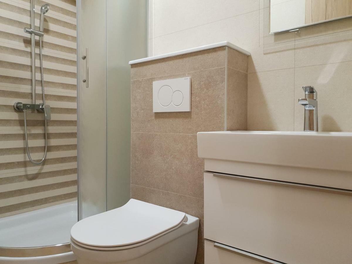 Guesthouse Dominovic Brela Ngoại thất bức ảnh